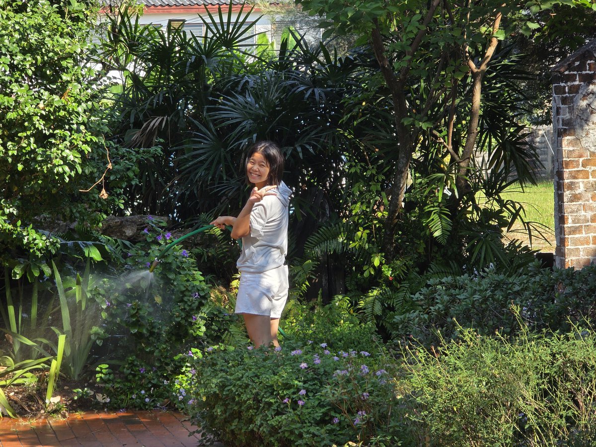 nitancafe's tweet image. ร้านหยุดปีใหม่ถึงพรุ่งนี้ครับ น้องนนท์คนสวนก็หยุดไปไหว้พระไหว้เจ้า เลยเชิญคนสวนมือใหม่แถวนี้มารดน้ำซะสายเลย

เจอกันวันที่ 9 มกราคมนะครับ ❤️🥰✨🌱