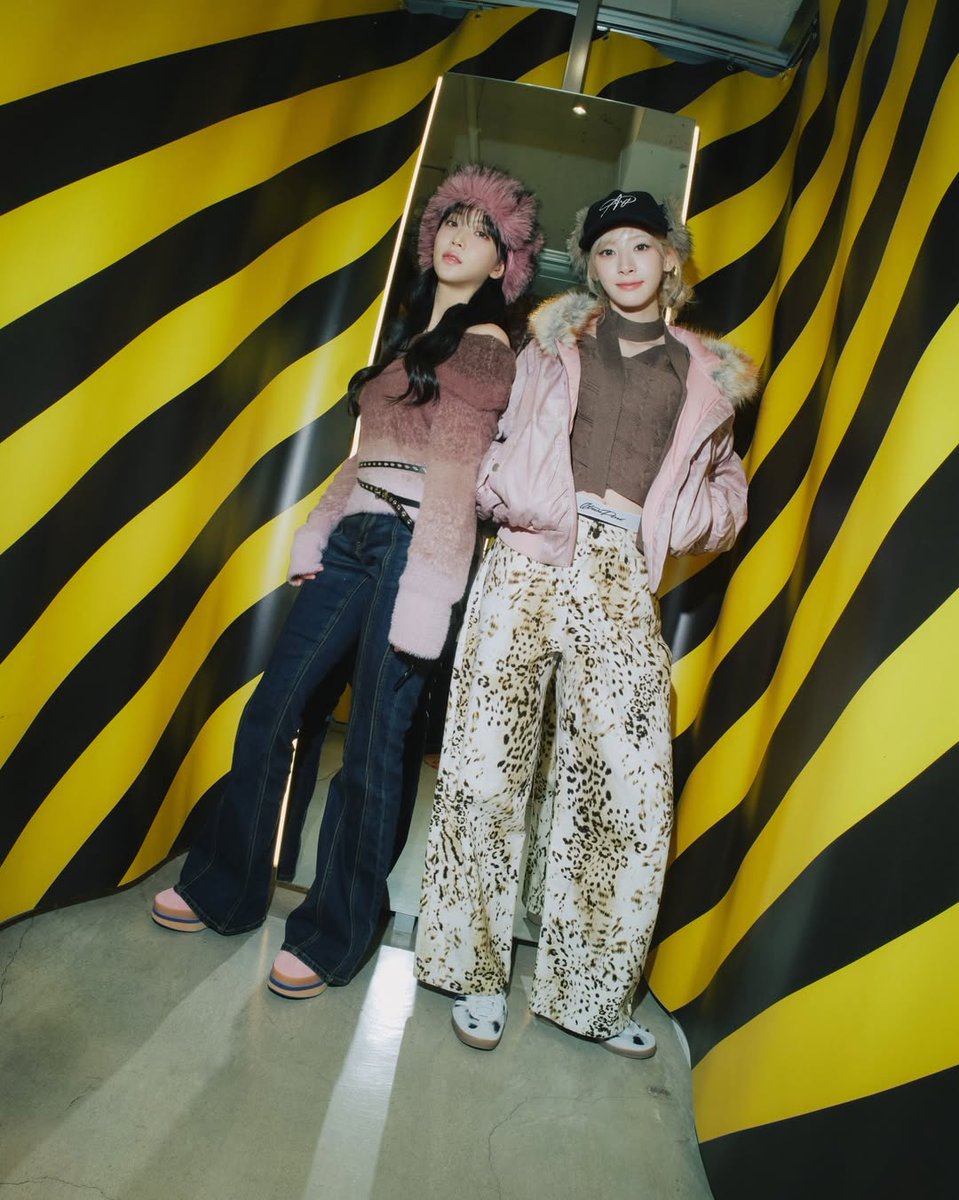 [2/3] #STAYC #스테이씨 <a href="/STAYC_official/">STAYC(스테이씨)</a>