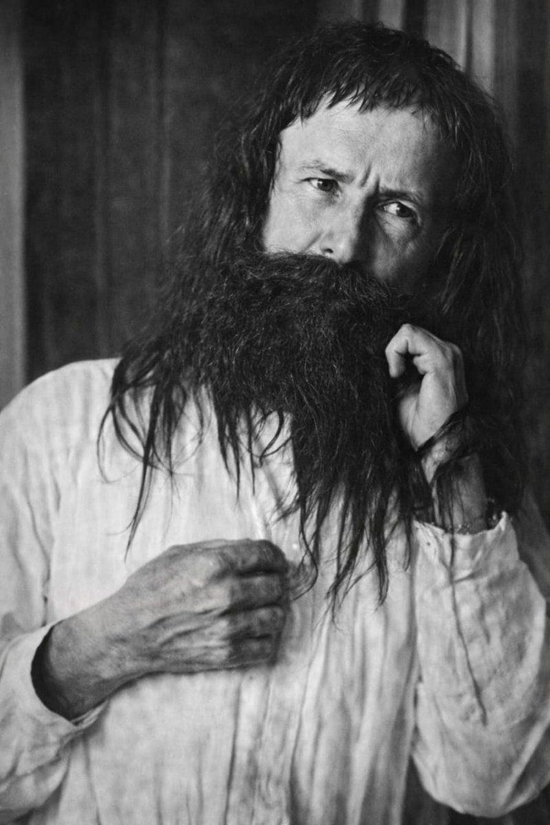 Vicente Rojas Lizcano (Chinácota, 26 de octubre de 1879-Pamplona, Colombia, 1 de marzo de 1942), más conocido como Biófilo Panclasta, fue un icónico intelectual y revolucionario anarquista colombiano de principios del siglo XX.