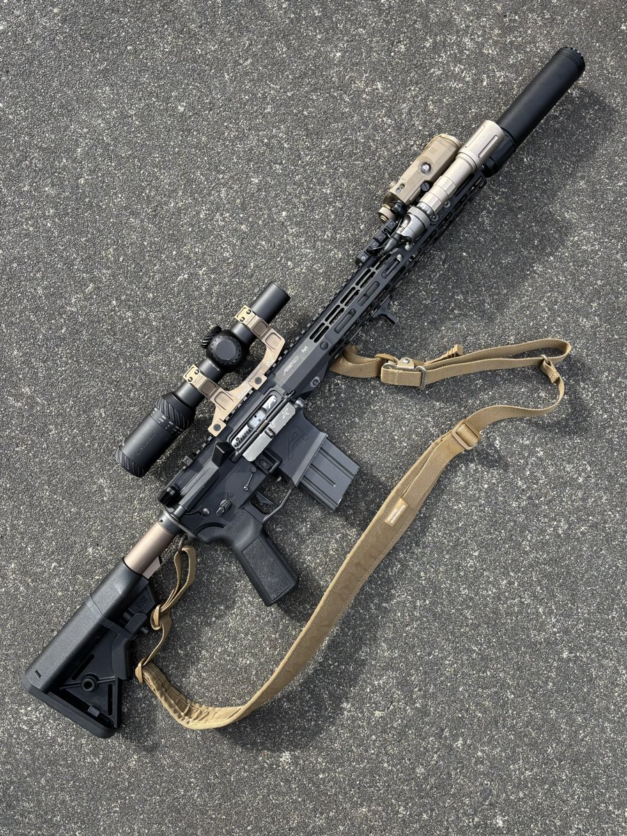 ponizm's tweet photo. AERO PRECISION M4E1
#aeroprecion
#B5systems
#optisan
#HOLOSUN
#東京マルイ
#airsoft
#ferroconcepts https://t.co/hkpKFjOvPr