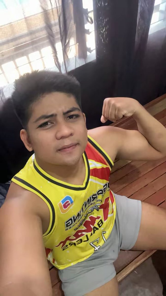 Ice cream tweet media