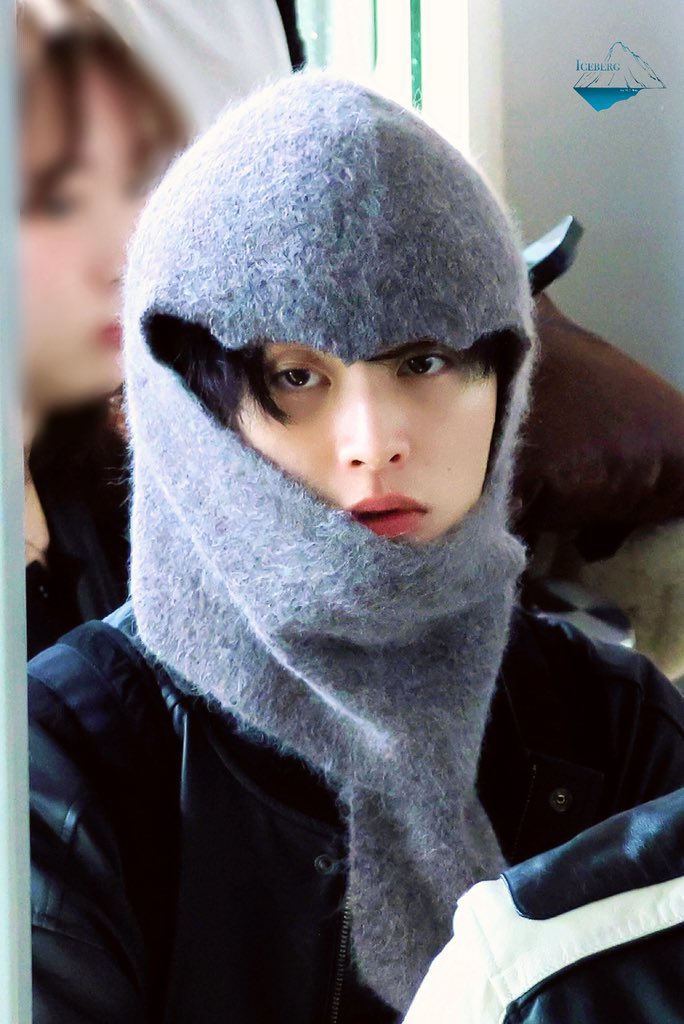 왤케 처연하셔... 저애 미인이세요..😍