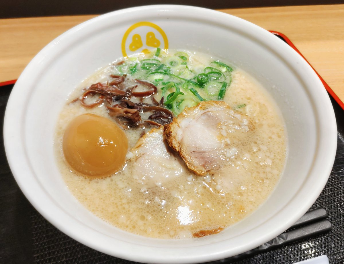 coret_omo_st's tweet photo. 仕事終わりに職場近くにて😊
プチ新年会🍻
締めはラーメンでした🎶
＃Coret ＃神田駅 https://t.co/HptQt7Od6c