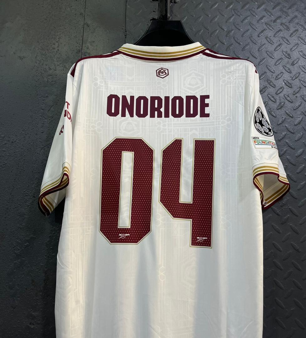 Bright_Reigns's tweet photo. A Thread of 2025/2026 Jerseys...

PLEASE SHARE &amp; RT 🫶🏽 

ARSENAL HOME x AWAY x THIRD JERSEY 

M - XXXL

💵- 15,500
 》》》 Customize - 2500 https://t.co/3AITOe1ZFc