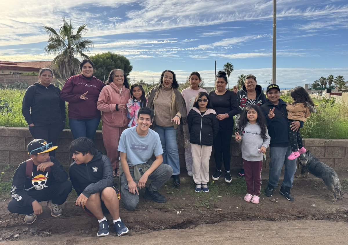 Vamos avanzando y afianzando, la confianza se gana, ser mujer del sistema es responsabilidad para juntas y juntos lograr la prosperidad compartida, seguimos haciendo historia, gracias a todas y todos por escucharme.
La transformación del país sigue y sigue