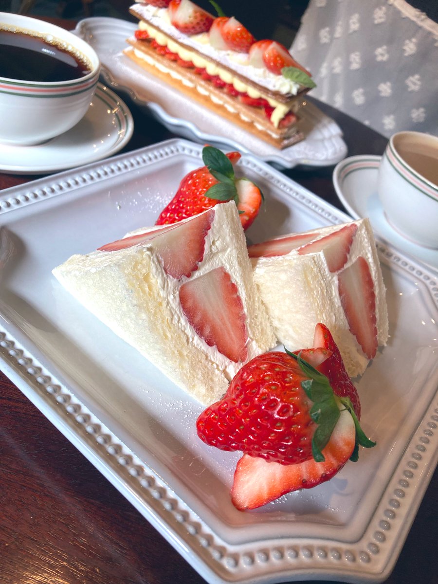 Qya_00's tweet photo. めちゃ美味そう🤤名古屋〜 https://t.co/sJU4KnYQmv