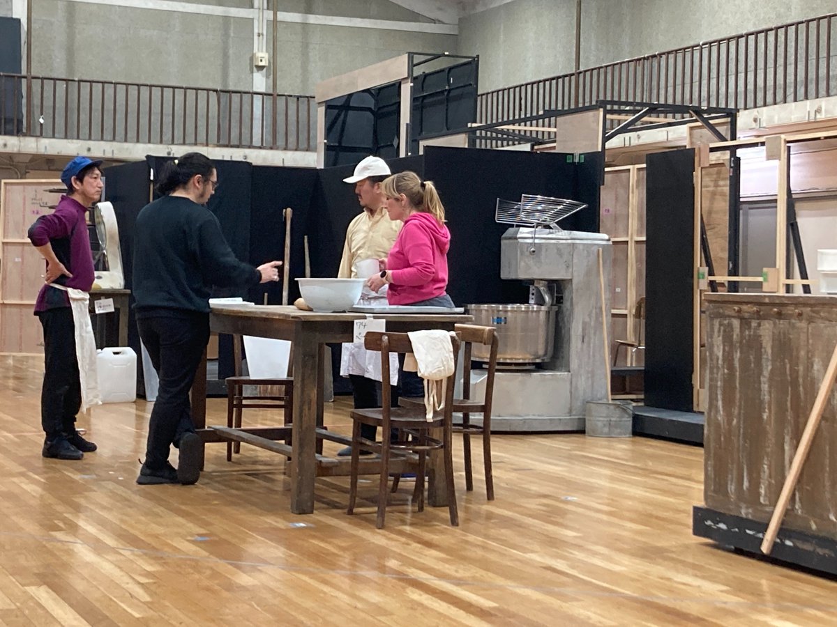nikikai_opera's tweet image. 昨日より『カヴァレリア・ルスティカーナ』『道化師』の立ち稽古がスタート。
音楽と演技が出会い、舞台の世界が少しずつ形を帯びていきます。
バッティストーニ指揮の濃密なダブルビル、2026年2月上演です。
稽古場より📸

▼チケット予約はこちら
s2.e-get.jp/nikikai/pt/