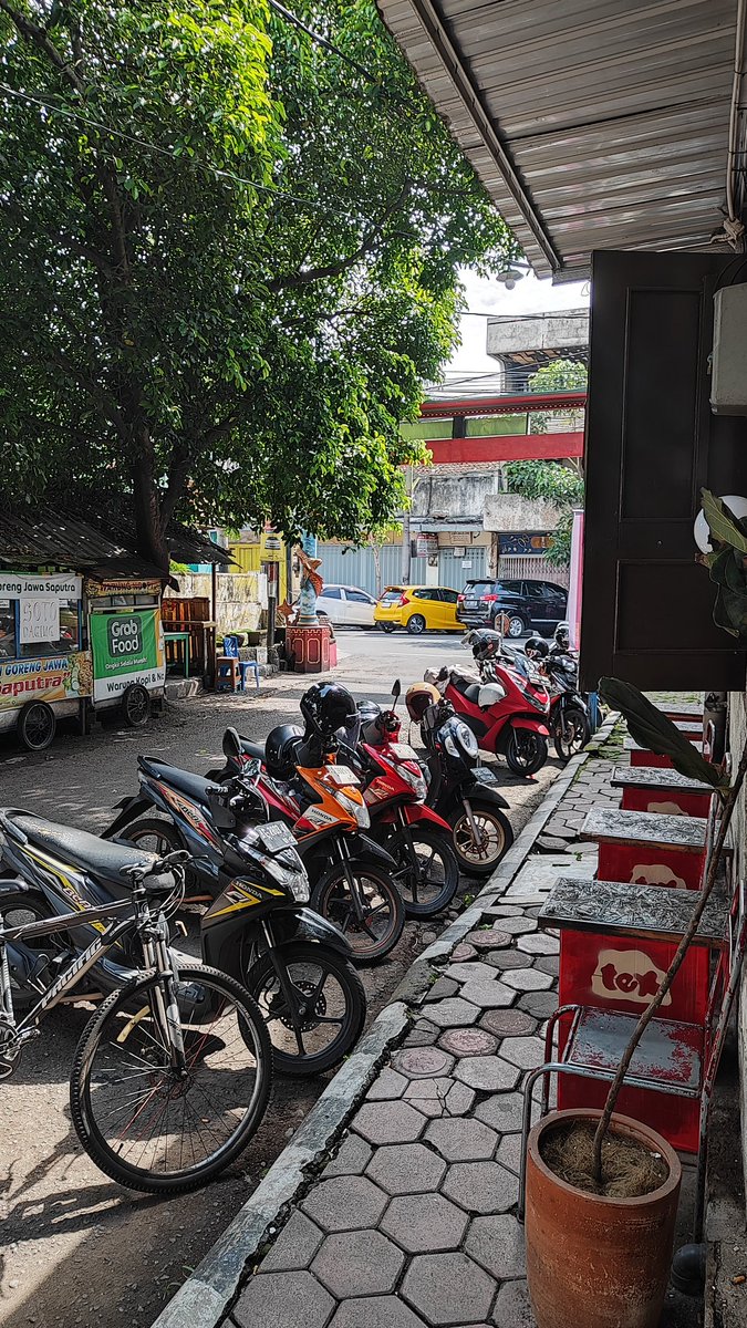 Merasakan udara kediri.