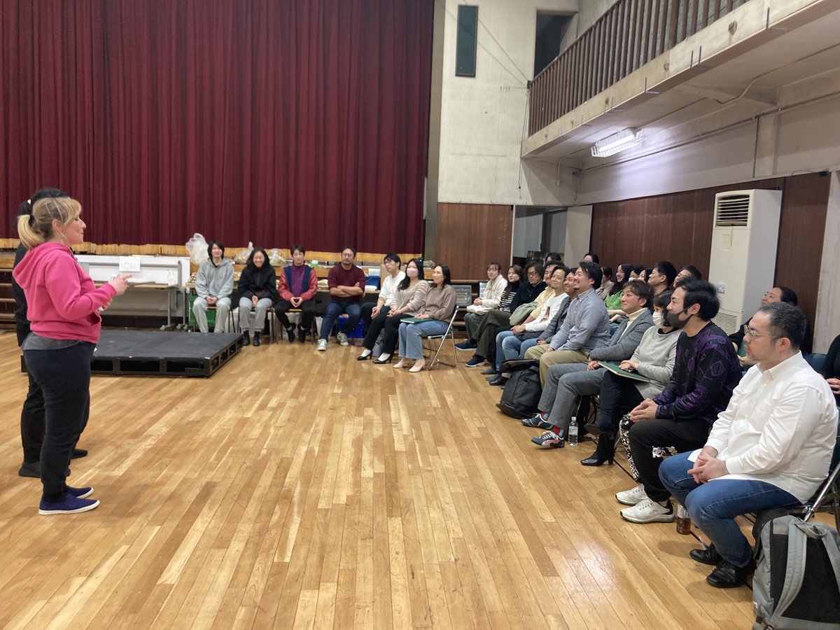 nikikai_opera's tweet image. 昨日より『カヴァレリア・ルスティカーナ』『道化師』の立ち稽古がスタート。
音楽と演技が出会い、舞台の世界が少しずつ形を帯びていきます。
バッティストーニ指揮の濃密なダブルビル、2026年2月上演です。
稽古場より📸

▼チケット予約はこちら
s2.e-get.jp/nikikai/pt/