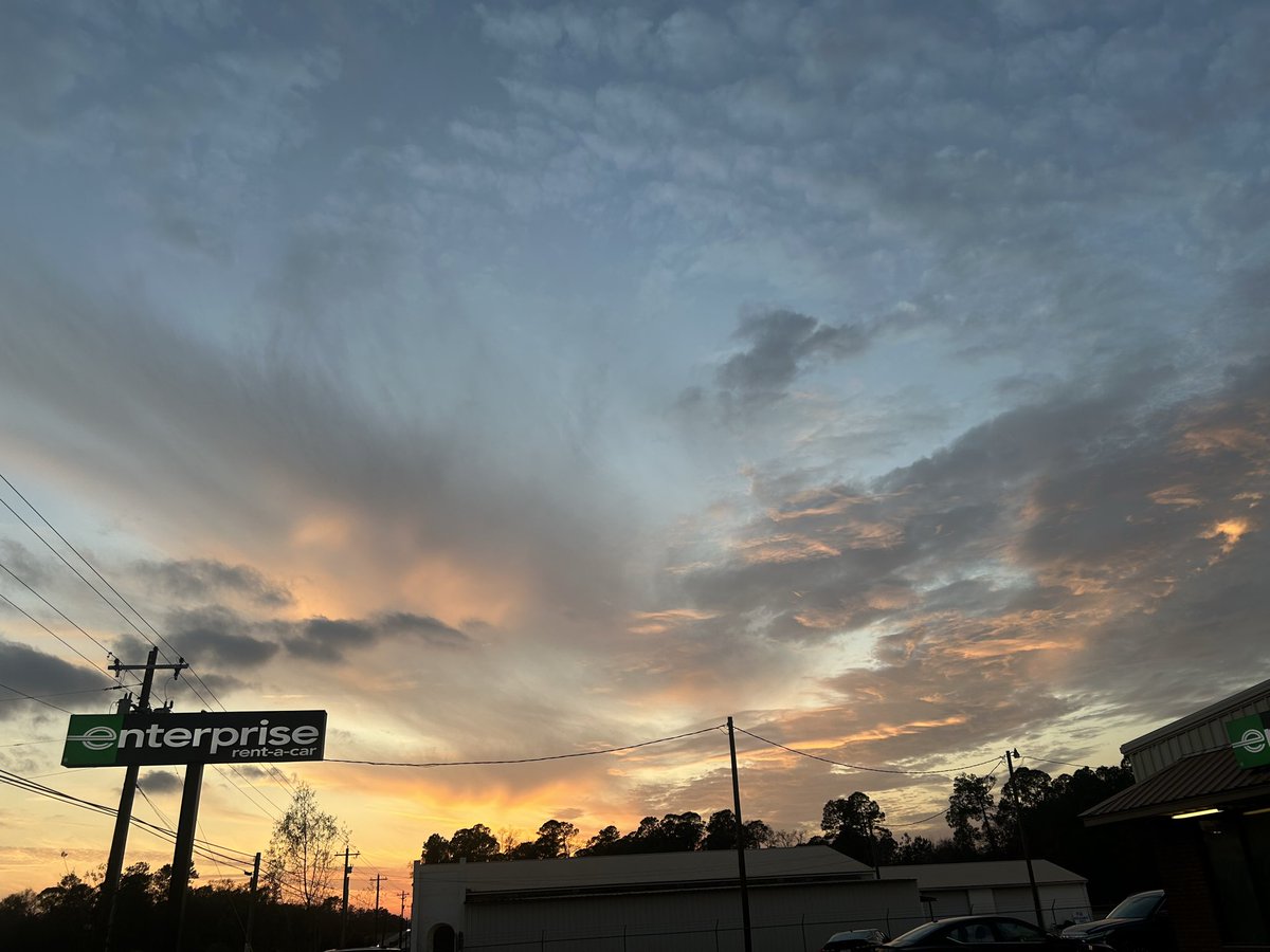 nwfltracking's tweet image. Sunset in Brewton, Alabama tonight 

@rzweather