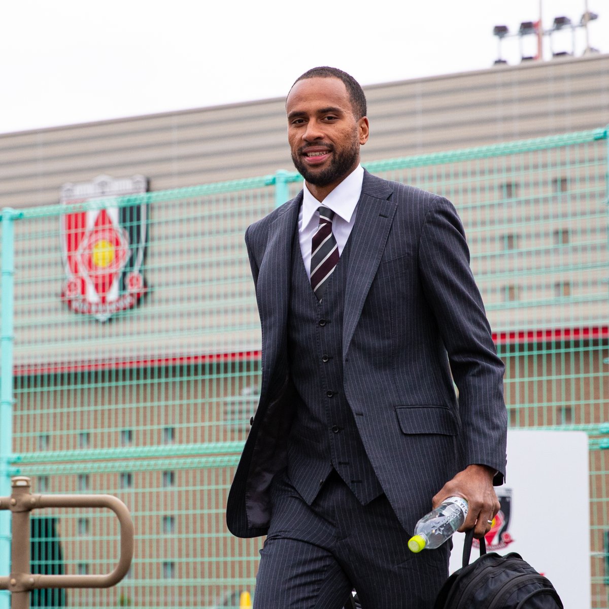 1/7、本日から #沖縄トレーニングキャンプ がスタート⚽️ 早朝、空港