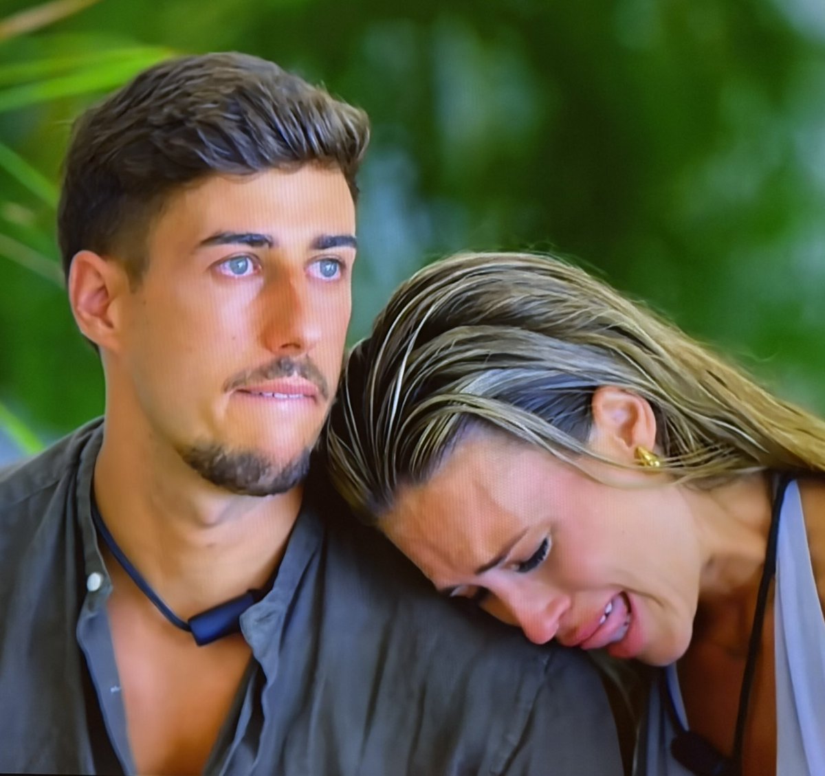 itscomentarista's tweet photo. Se merecen vivir su propia historia de amor y si no pues voy yo y me lo follo yo. 🤍🥹.  #LaIslaDeLasTentaciones24 https://t.co/7wjJgzsVbt