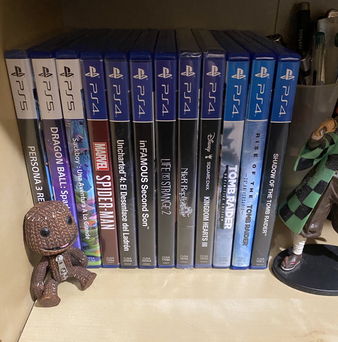 ac_pika's tweet photo. Ampliando poco a poco nuestra colección! Alguien sabe porque ese tono azul de #ps4 ? Aún con poquitos juegos de #ps5 https://t.co/jn7sBjURql