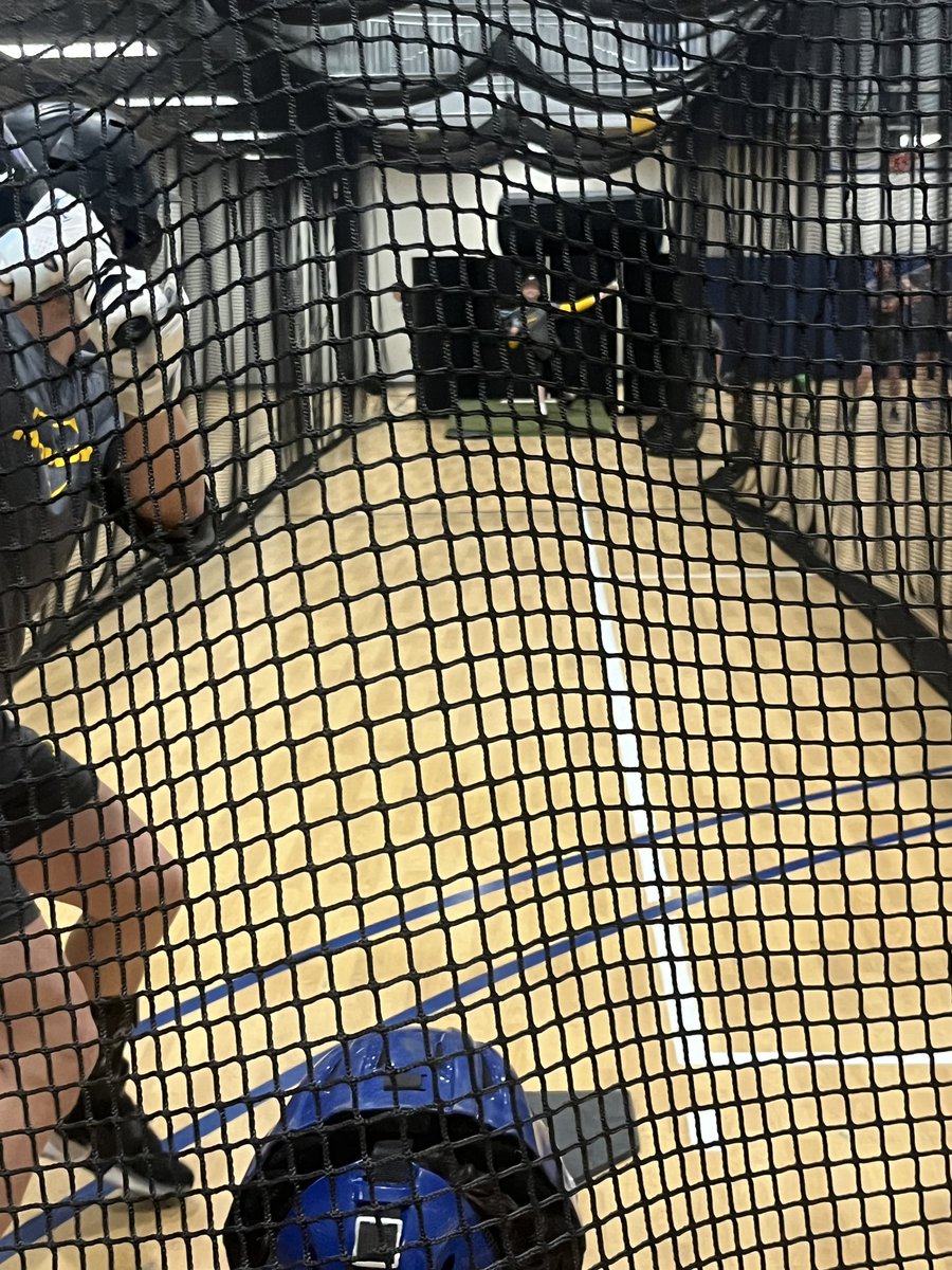 MidwayUBaseball's tweet image. Live’s &amp;amp; Lift’s 💪🏻

Another day of getting better and counting down the days! 

#Team10 #ROOTS