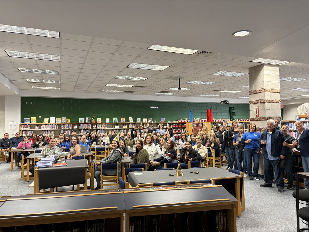 Angie Peña tweet media