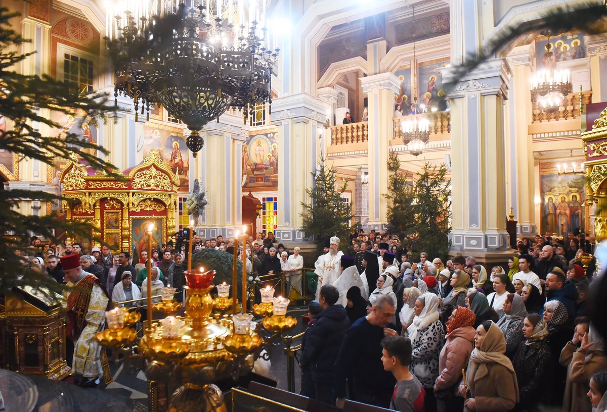 Russia's tweet image. 🌟 Orthodox Christians are celebrating #Christmas today

Solemn watchnight services take place across the country, incl. the Patriarchal service at Moscow’s Cathedral of Christ the Savior

 ☦️ #MerryChristmas to everyone celebrating this sacrosanct holiday by Orthodox traditions