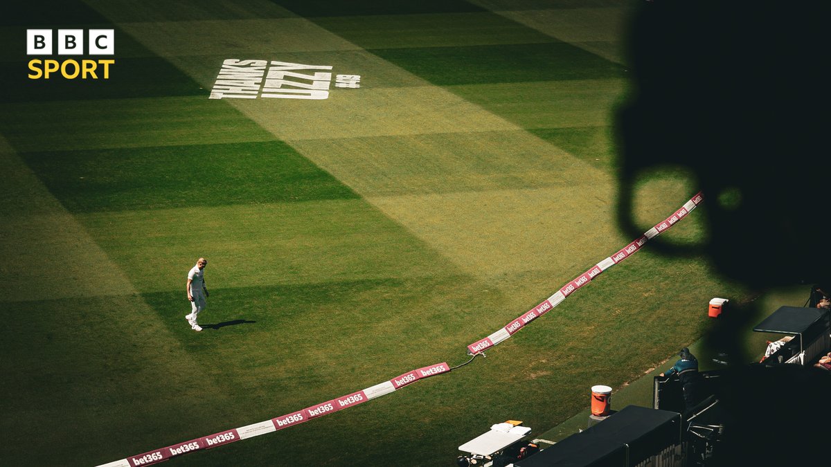 "What a sad sight that is... He had dreams of leaving this ground with the Ashes."

#BBCCricket #Ashes