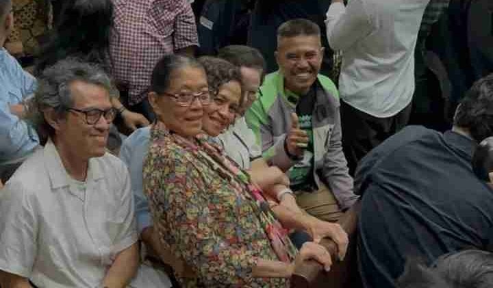 abu_waras's tweet image. Baru tahu saya, ternyata pada persidangan Nadiem kemarin ada Christine Hakim, Jajang C. Noer, Riri Riza, Mira Lesmana, dan Shanty Harmayn,  yang merupakan tokoh2 besar perfilman yang hadir untuk memberikan dukungan moral ..

Memang tidak salah, bahwa ketika menjadi orang baik…