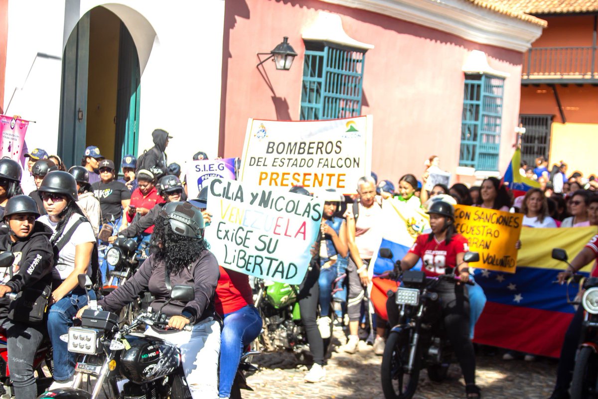 Noti_Sole's tweet image. 🗞 Con marcha y asamblea piden liberación de Maduro en Falcón y Portuguesa
#PulsoRegional El pueblo venezolano se mantiene movilizado tras la agresión militar de Estados Unidos