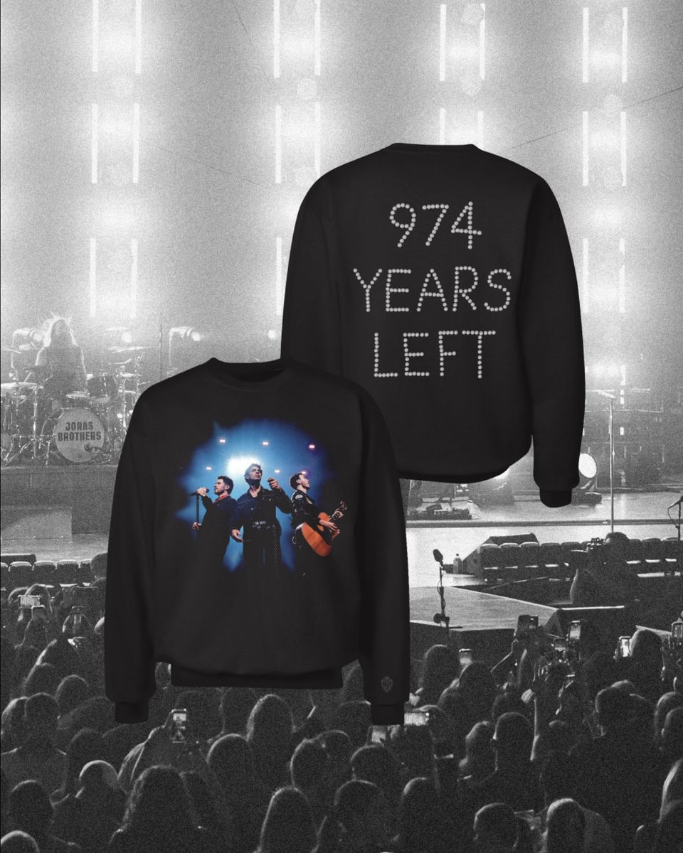 Wow only 974 years left until the year 3000.
NYE special crewneck now avail 🩵
shop.jonasbrothers.com/collections/fe…