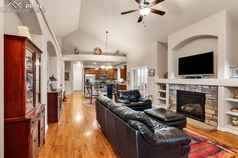 Peak_dream's tweet photo. Gold Hill Mesa home for sale! Take a look at our newest listing on the Westside of Colorado Springs:
https://t.co/9krtwG2VeZ
#Westsiders #ColoradoSprings #GoldHillMesa #HomesForSale #SpringsRealEstate #PeakDream #JustListed #CoSprings #GHMhomes #OldColoradoCity #OCChomes #COS https://t.co/15ZI5DdfRp