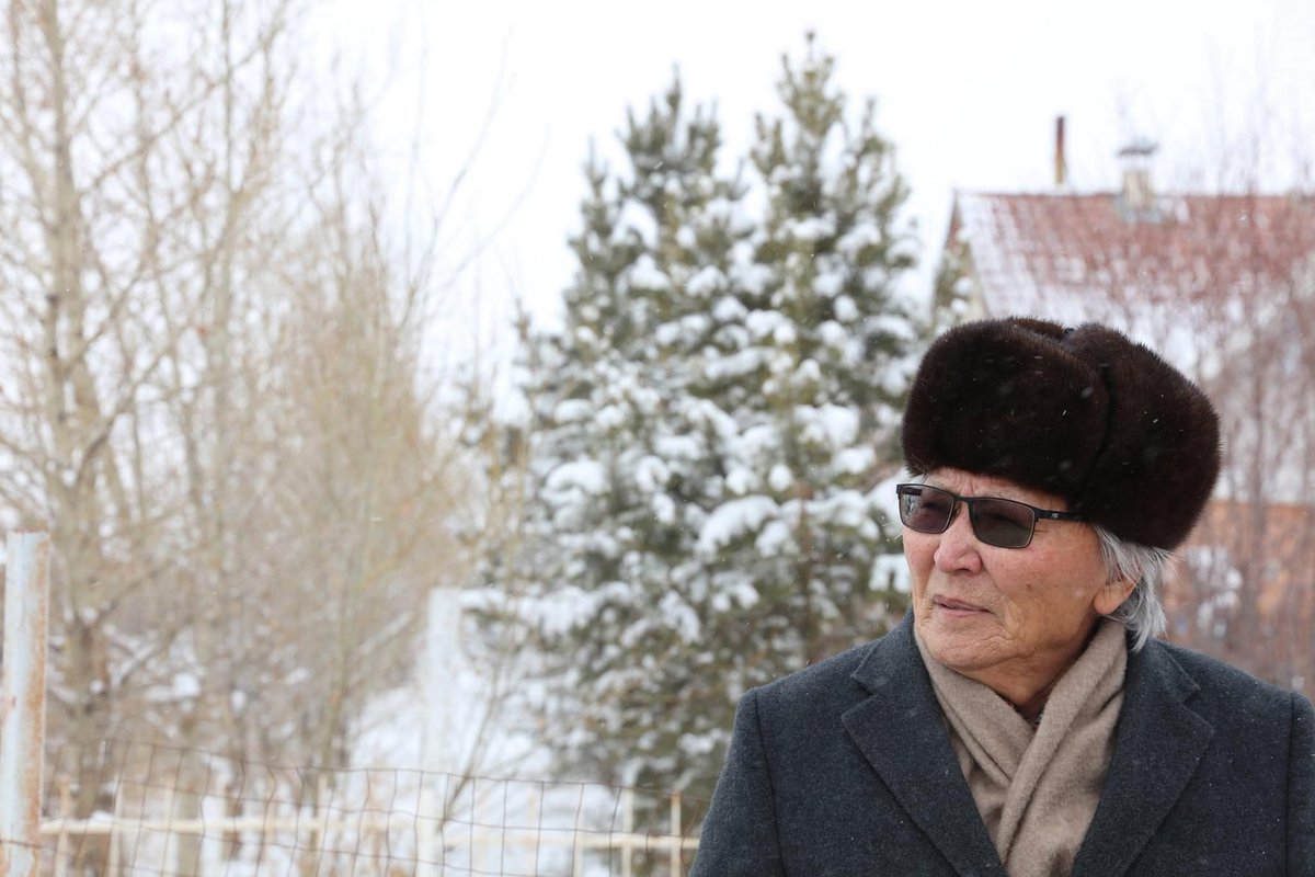 Магадгүй 100 жилийн дараа нэг жаал “Тэр их ногоон ой хэзээ бий болсон бэ, байсан юм уу, ургуулсан юм уу” гэж асуувал: Тэр үед түүх мэддэг нэг хүн “Үгүй дээ хүү минь, энэ их мод байгаагүй юм. 100 жилийн өмнө нэгэн зохиолч байсан юм. Тэр хүн өөрийн хөрөнгөөр эх орондоо 1 сая мод