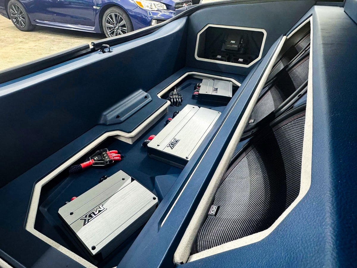 Another gorgeous build by Triix Customs Chaska, MN! Who wants to hear this one?

#mtxaudio #mtx #caraudio