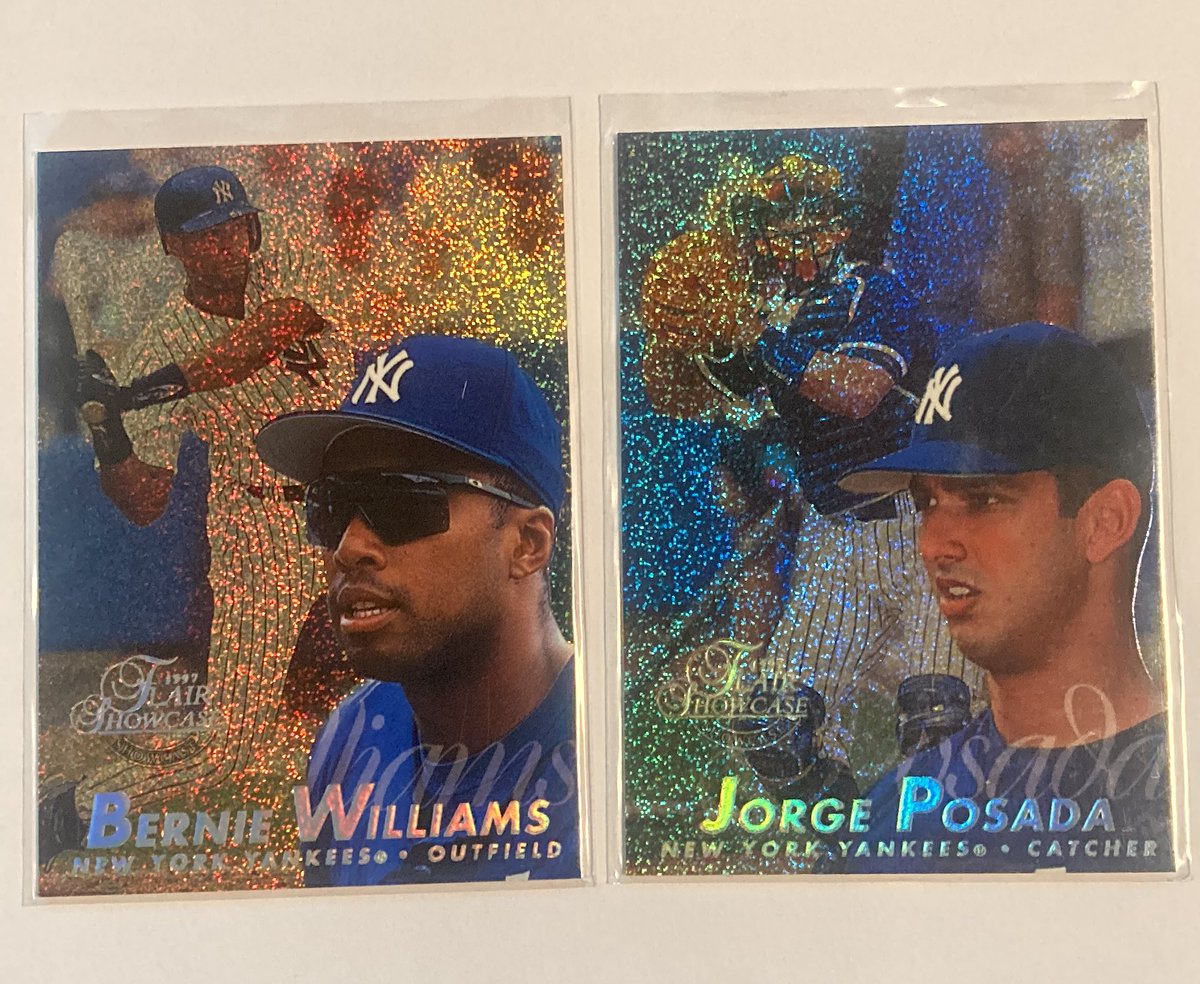 Post 129 #SmadaStacksPC

$5 each or both for $8

1997 Flair Showcase Row 0