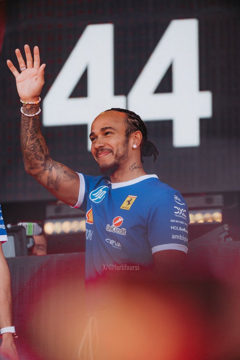 444truther's tweet photo. Happy birthday to the talented, inspirational, beautiful Lewis Hamilton. I refuse to believe he’s 41!Wishing him a year full of blessings, kindness, and everything he hopes to achieve. 🐐 🙌🏽
#HappyBirthdayLewis #agedlikefinewine #stillwerise #lewisday https://t.co/CenlNeldV0