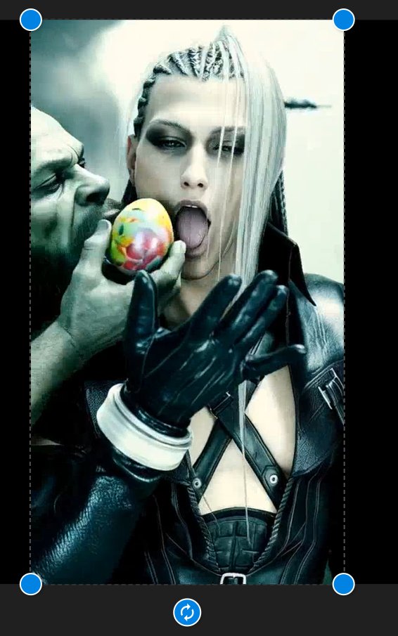 Sephi_Private's tweet image. #Sephiroth #hairdresser #cornrows at the salon getting his January braids done 💅...