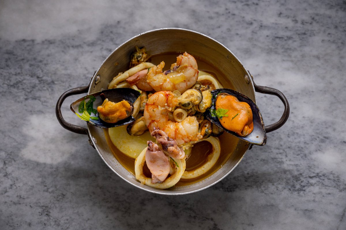 👩‍🍳 Si no sos huésped también podés disfrutar nuestra cena de 3 pasos en el Salón Comedor del #VHO

☎️ Comunicate al (02254) 486081 o 490701 para consultar el menú y reservar
#Ostende