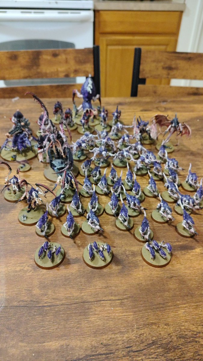 Patient_Indiana's tweet photo. Going live with Batman Arkham Origins.
So come hangout, chat about Batman or Warhammer 40k or anything!
#streamer #smalltimestreamer #batman #SupportSmallStreamers
#fyp #warhammer40k
#tyranids 

Pic is 1k points of Tyranids. https://t.co/XX7C7mGzqN