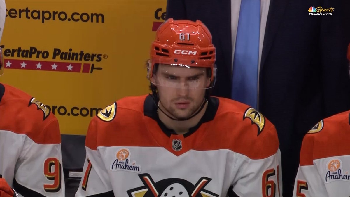 FlyersNation's tweet image. It smell like bitch on the Ducks bench.