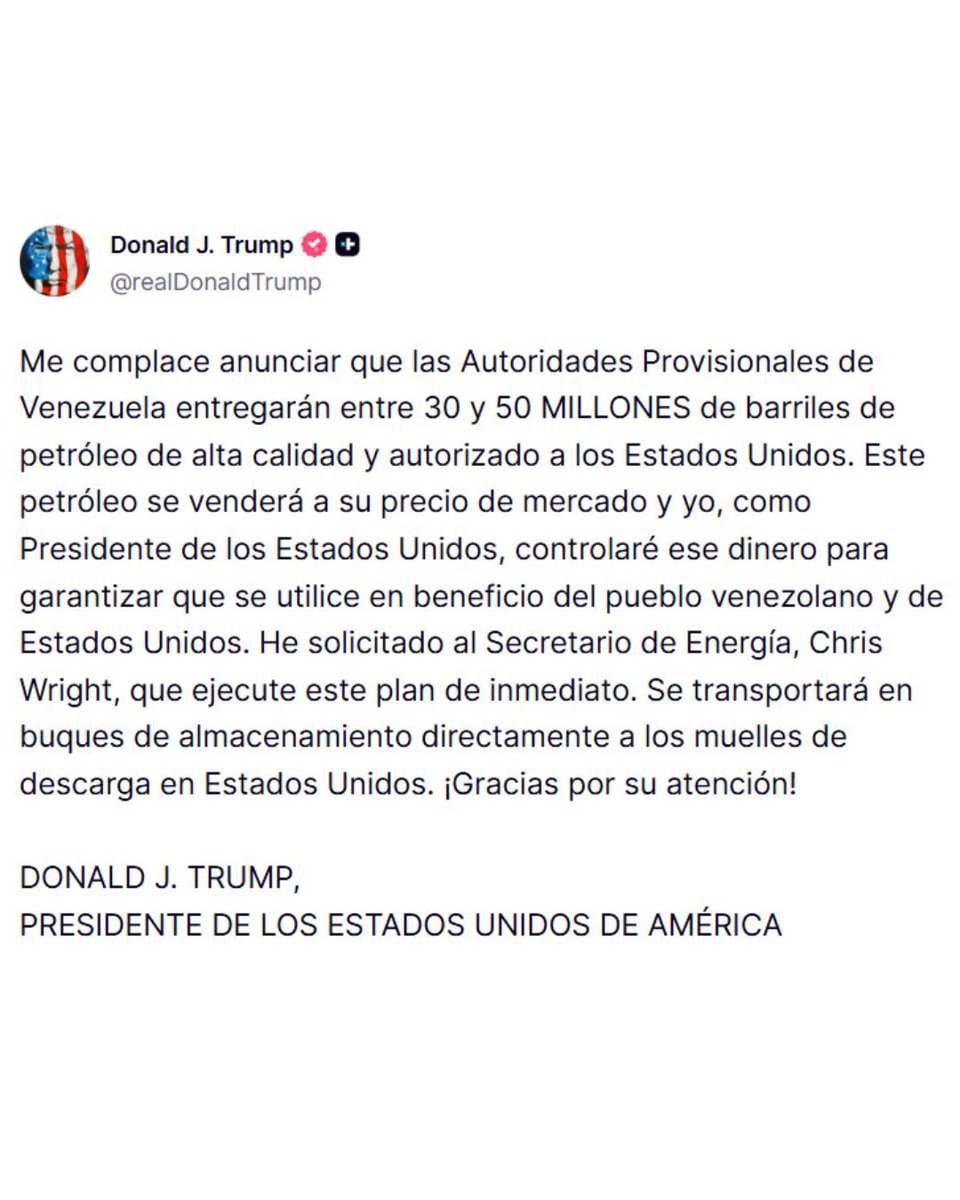 comunicandres's tweet image. 🇺🇸 El presidente de Estados Unidos, Donald Trump, anunció que las autoridades venezolanas entregarán al país norteamericano entre 30 y 50 millones de barriles de petróleo para venderlos a precios de mercado, y el dinero será administrado por él.