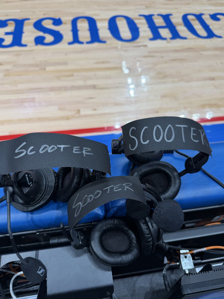 BHanni's tweet image. Tonight in place of our normal Cancer Fighter dedication, we instead honor the life and legacy of the late Dr. Scott Ward, a beloved Kansas Athletics family member known to all as “Scooter” and a special soul who impacted countless student-athletes’ lives in his 30+ years of…
