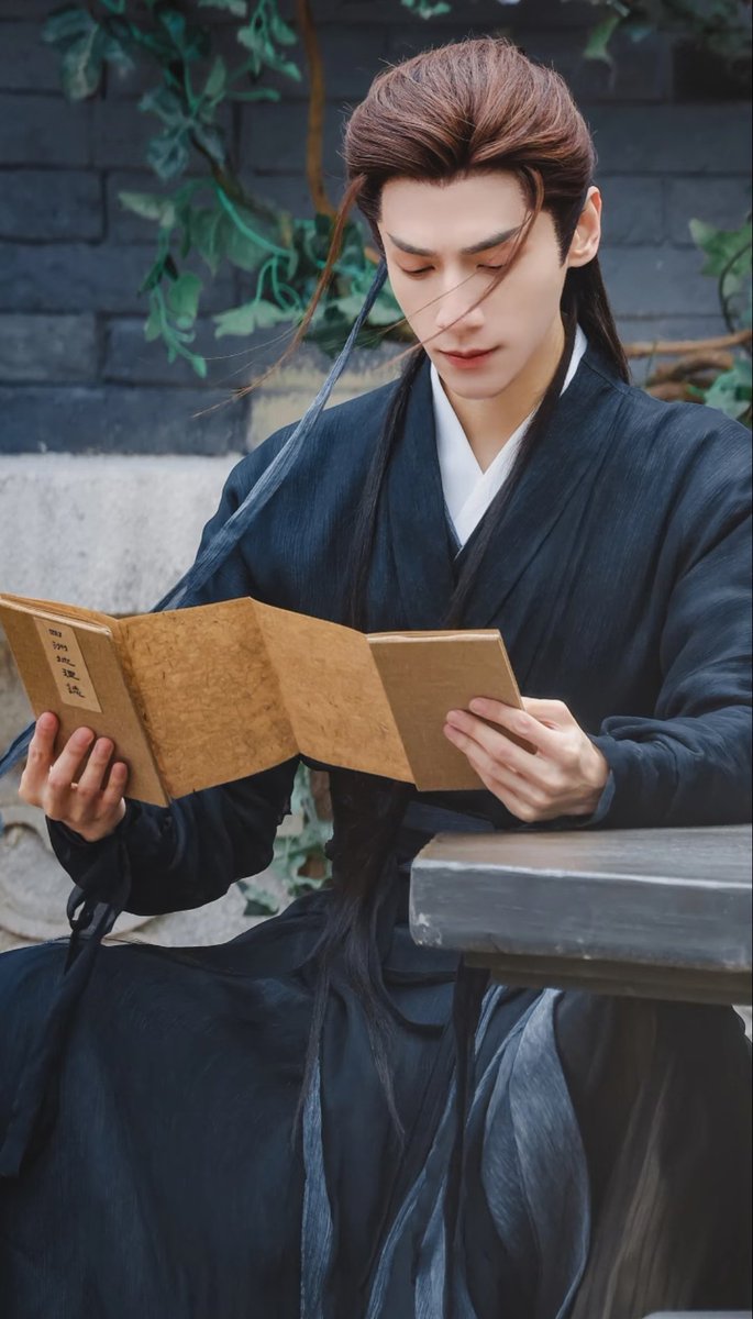 Wannxng's tweet image. 字里行间，藏着他不动声色的锋芒。