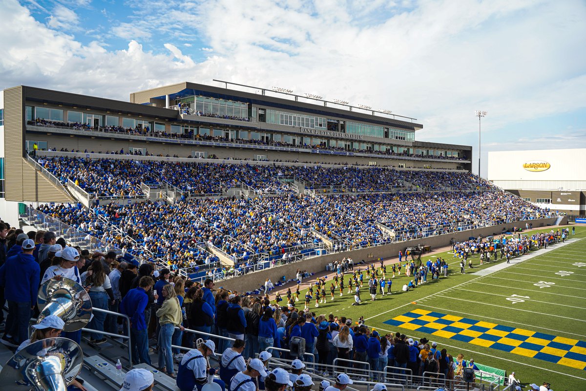 2026 <a href="/GoJacksFB/">SDSU Football</a> season tickets are now available for purchase &amp; renewal! 🙌 Season ticket holders may renew their tickets by logging into their account (GoJacks.com/MyAccount).

NEW ST DEPOSITS » gojacks.co/4pnCUSz

#GoJacks 🐰