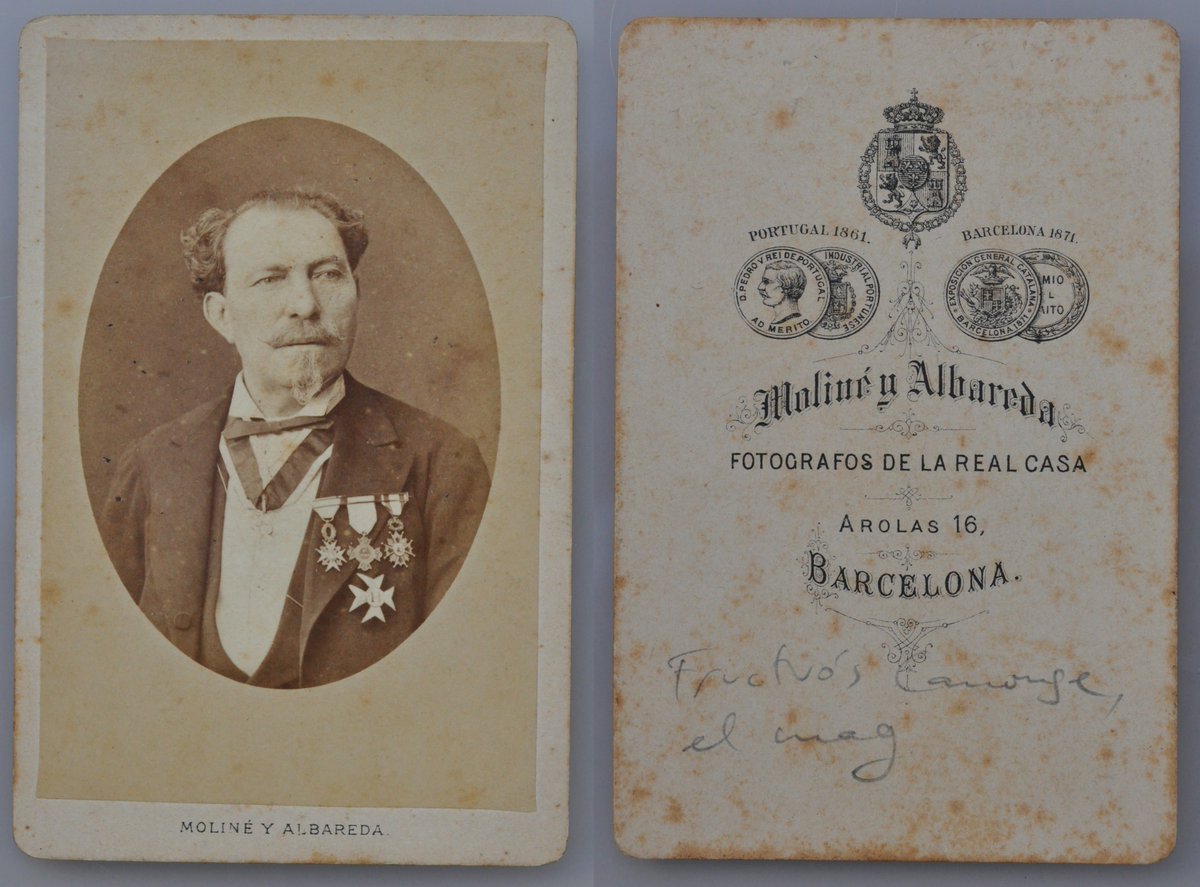 #Dimecresfotogràfics

El proper dia 13 farà anys que va morir Fructuós Canonge.

Personatge emblemàtic, va passar d'enllustrador de sabates a ser un del mags més important del s. XIX.

En una època en la que hom buscava els reconeixements, irònicament es penjava les medalles.