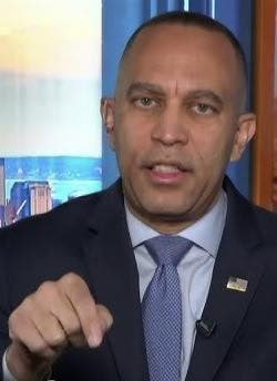 Emily2iu's tweet image. Hakeem Jeffries claims Americans no longer support Trump after he captured Maduro: “Donald Trump does not have the support of the American people! He's historically unpopular."

Do you agree?