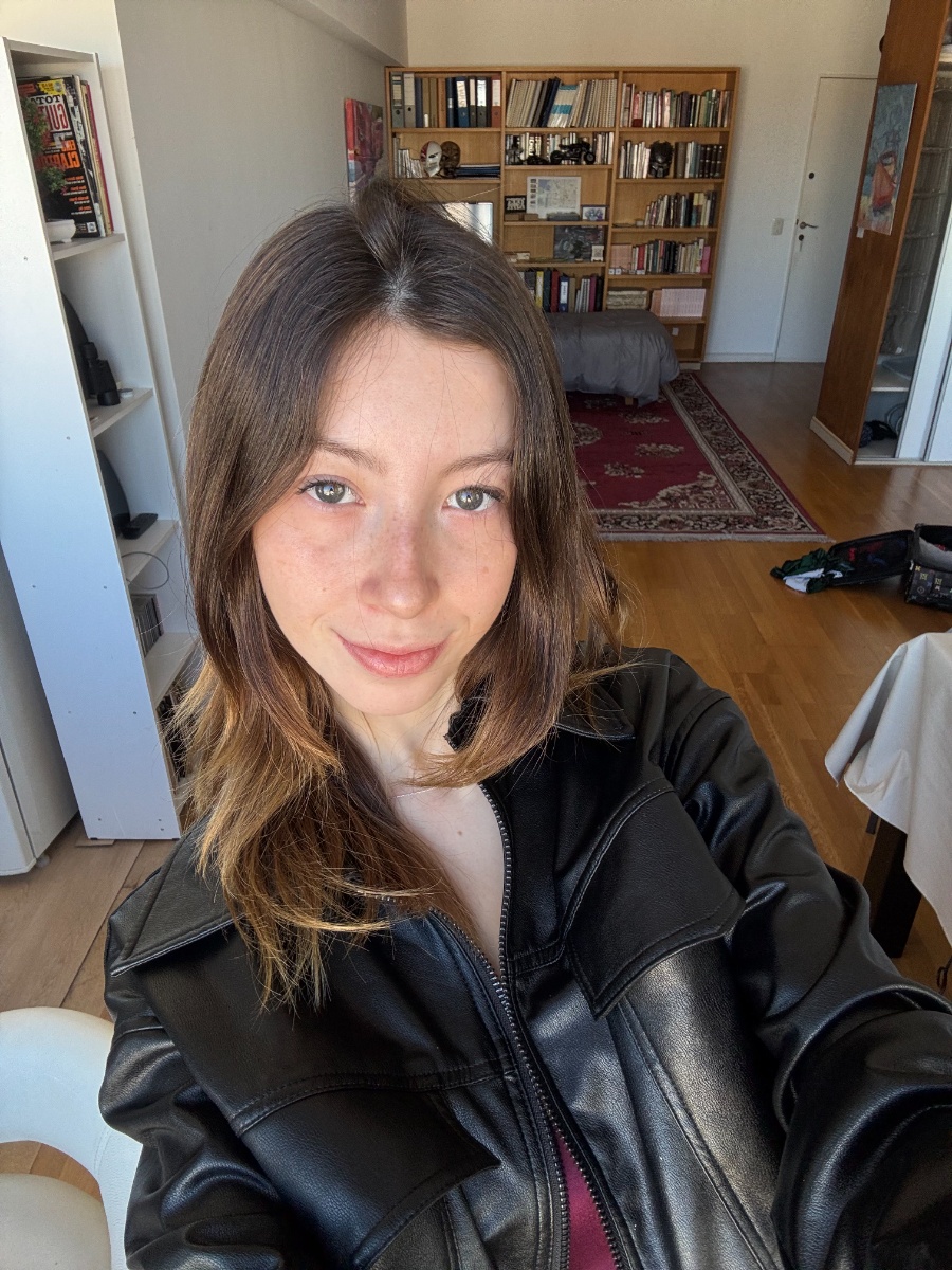 Jennane_e_'s tweet image. homebody 📚