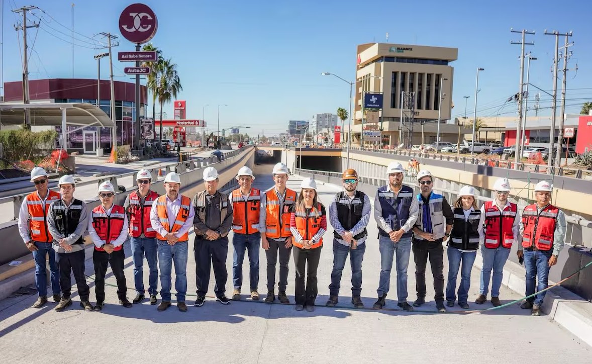 🚧✨ Paso a desnivel Colosio–Solidaridad ya va al 93% y podría entregarse antes de lo programado. Afinan jardinería, cableado subterráneo y un sistema de captación de lluvia 💧🌱. 

Sigue informado en #MeganoticiasHermosillo Ⓜ️