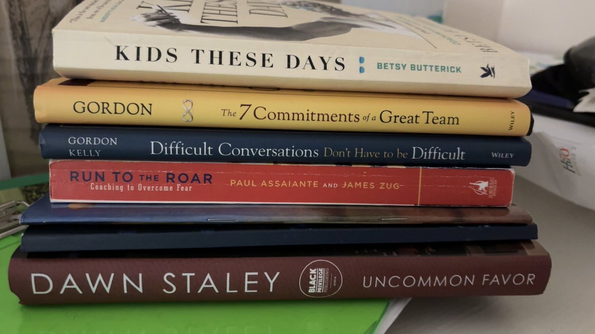 CoachMariaWinn's tweet image. Really enjoyed the holiday break this year. As I head back into the office to kick off 2026 just want to share my recent reads!!! #lifelonglearner