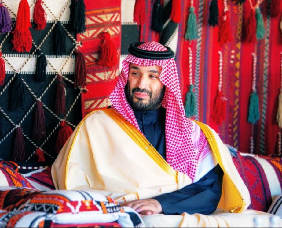 Al__SSTT's tweet photo. كتـفٍ تشيل طويق والشرق والغرب ..
وتشيلهـا مـن شامـهـا لا يمنـهـا ..

سيف العـرب بتار لا مسهم كـرب  ..
وضحكة حجاجـه بس تامر وتنهـى 👌🏼

#محمد_بن_سلمان 
#السعوديه 
 #الهلال_النصر https://t.co/vJo1ZhSX5d