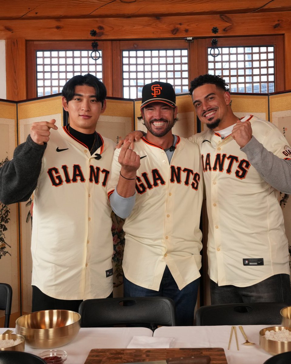 San Francisco Giants travel the globe!
Tony Vitello and Willy Adames visiting Jung Hoo Lee in South Korea 🇰🇷
