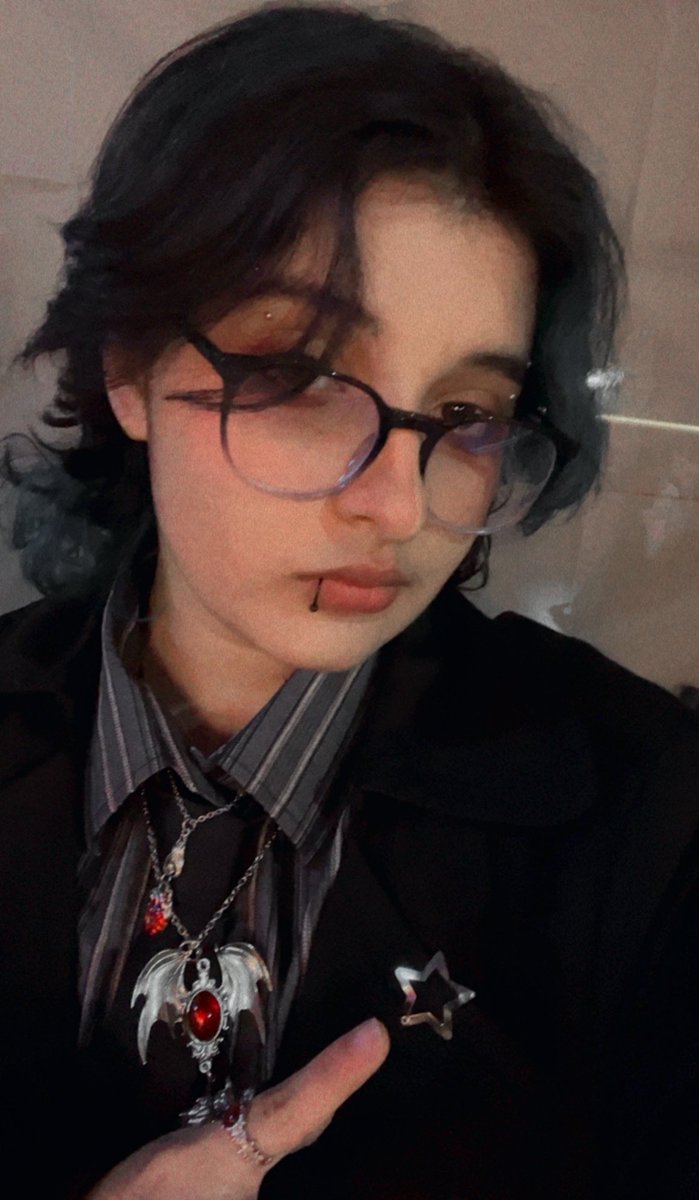 Dtowncat_'s tweet image. 🦇🩸#WebonesAwards2026