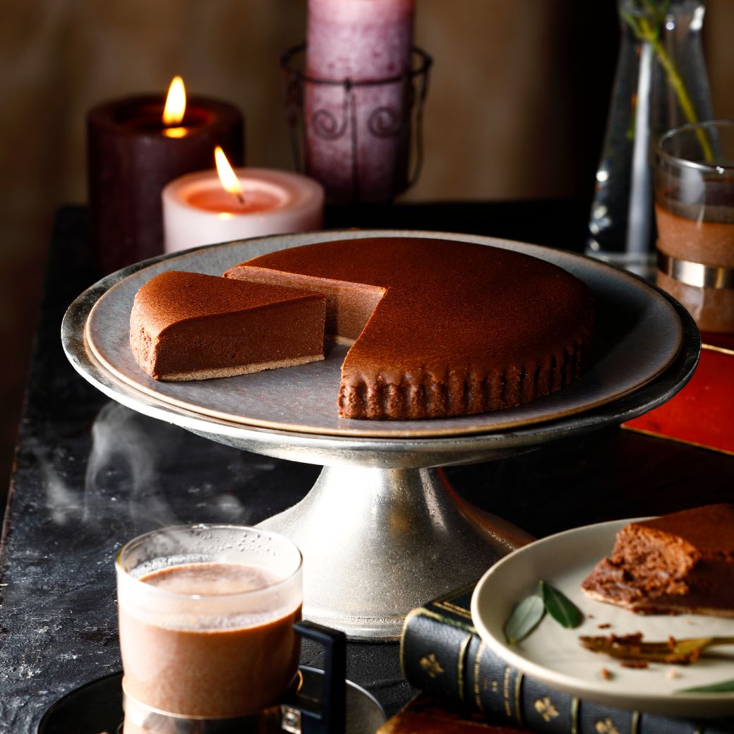 御用邸ショコラチーズケーキ 本日発売🍫 ＼ チーズのミルキー感と