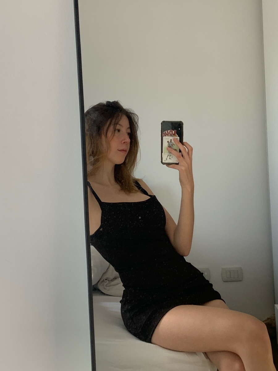 Jennane_e_'s tweet image. this dress. that's the post