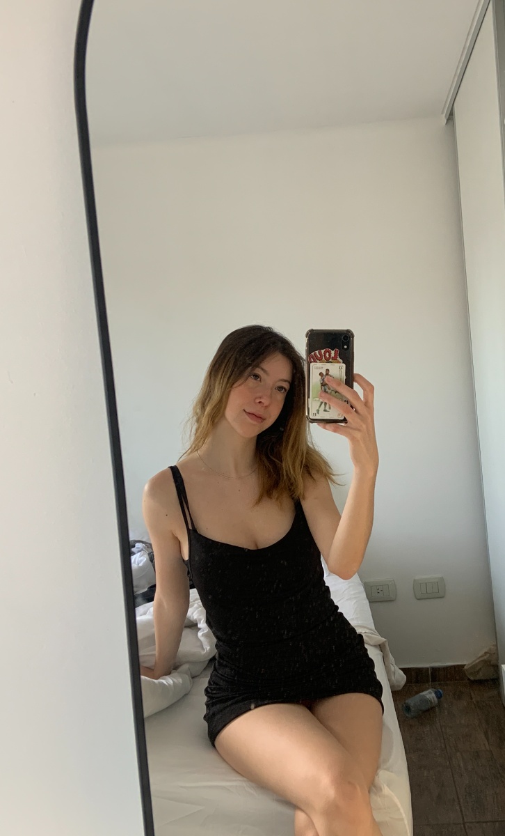 Jennane_e_'s tweet image. this dress. that's the post