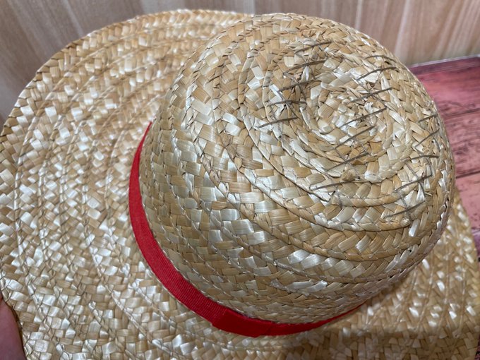 おすすめ商品】 ルフィの麦わら帽子(バギーがつけた傷付き） 2,200円