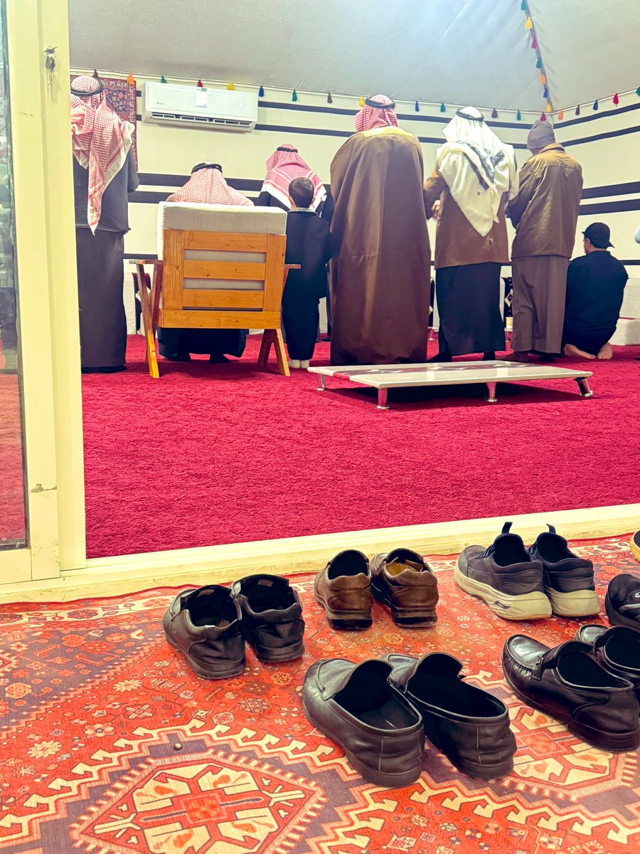 NOON_14_'s tweet photo. الأهل هم عزوة، وبدونهم الواحد يحس عمره غريب ولو كان بين الناس♥️ https://t.co/pQzVadMF4U